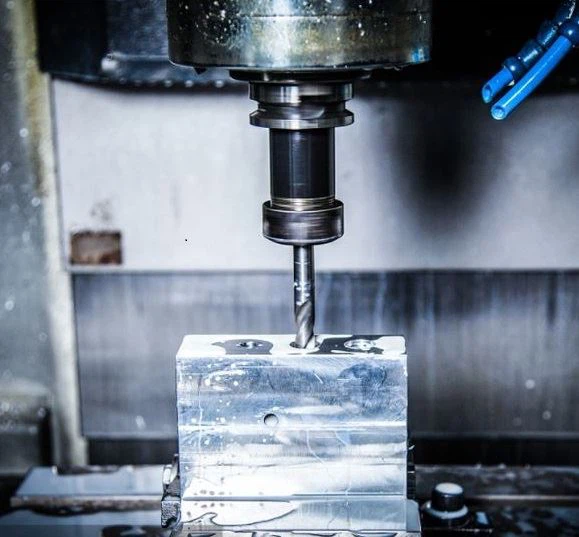 ما هي التفاصيل التي يجب أن نوليها اهتماما عند استخدام آلة الطحن CNC؟