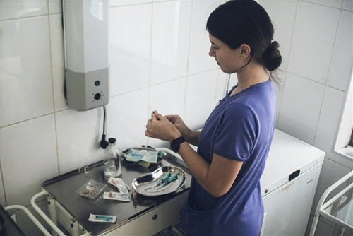 طحن طرف الإبرة لأنظمة Hypotube قليلة التدخل